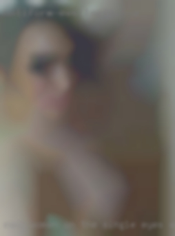 Easy women on the single eyes and charming.