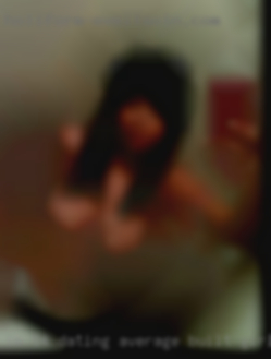 I'm 5'4 dating average built girls very big tatas.