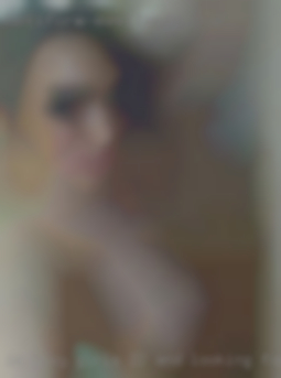 Im nixy girls 22 and looking for variety.