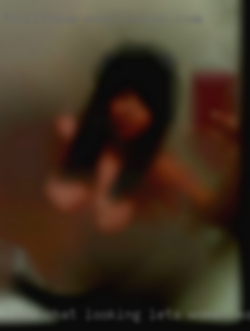 Lets chat looking lets women make new friends :) from Scranton.